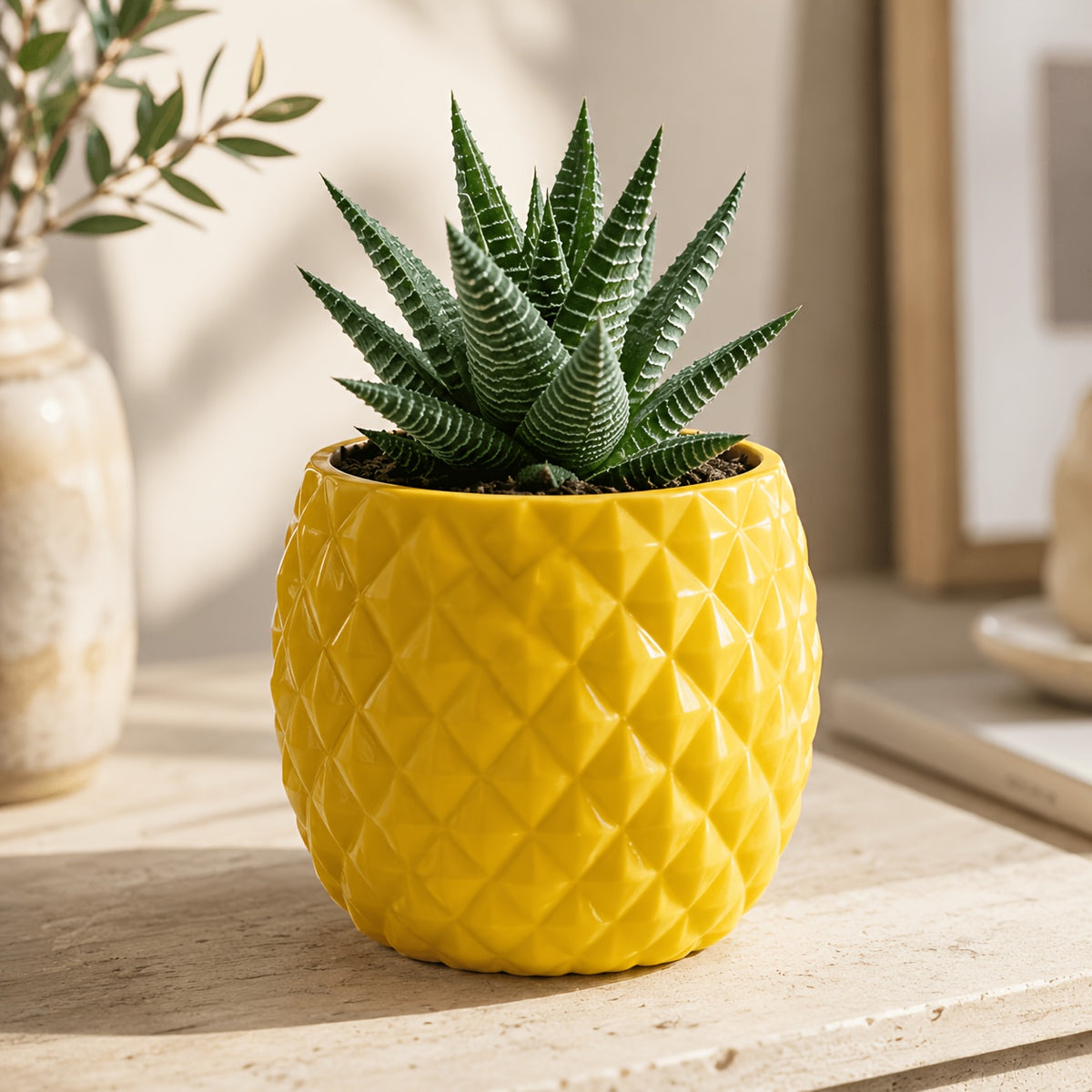 Cache-pot ananas jaune Ø 8 cm pour bureau et succulentes