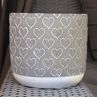 Cache-pot en béton gris Ø 14 cm à motif cœurs, pour intérieur