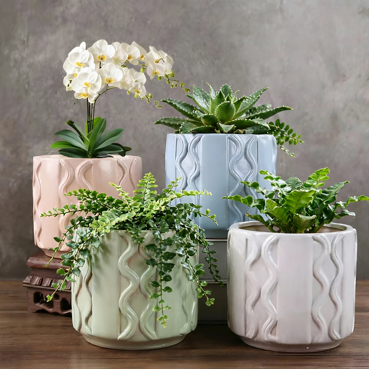 Cache-pot en céramique Ø 11 cm blanc ou crème, relief ondulé