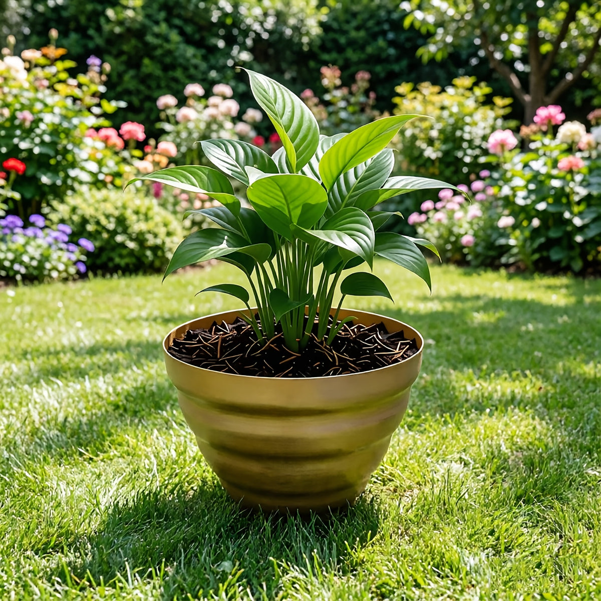 Cache-pot en métal doré Ø 19 cm pour intérieur et jardin