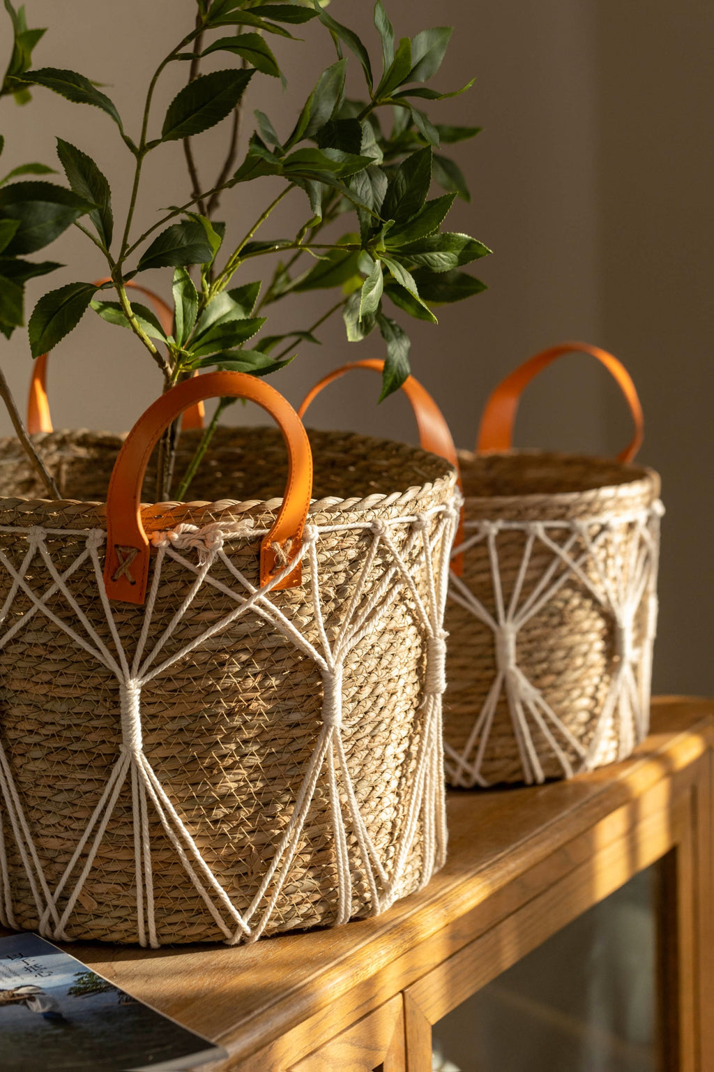 Cache-pot panier tressé à décor macramé Ø 25 cm, naturel