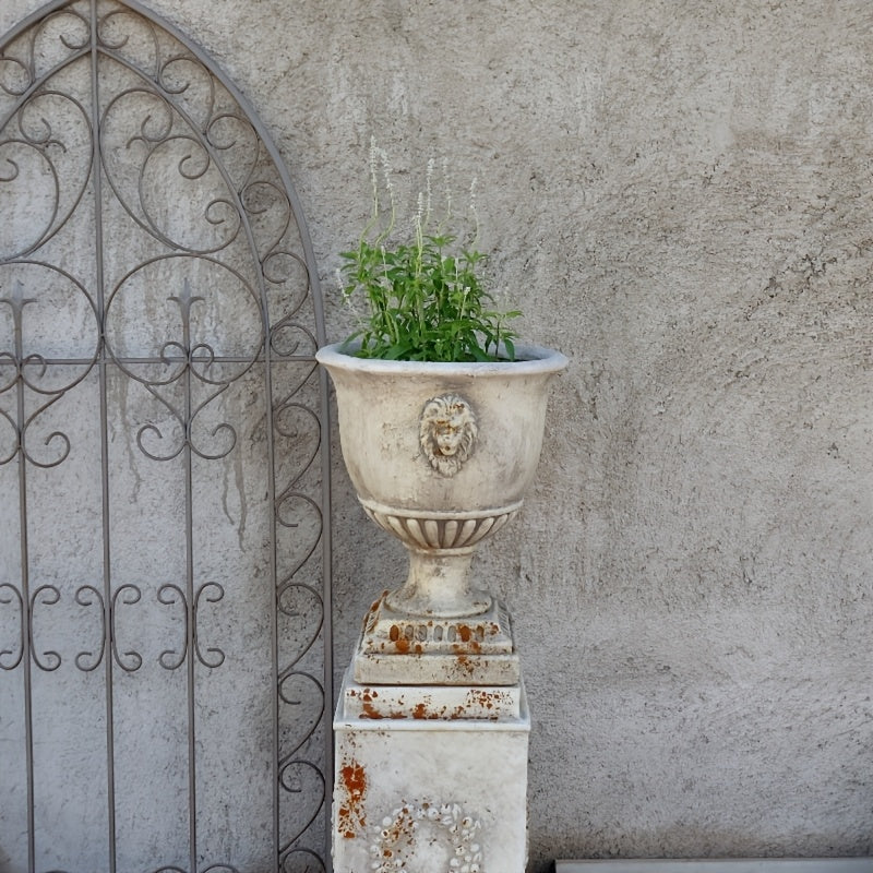 Cache-pot sur pied béton vieilli Ø 33 cm motif tête de lion