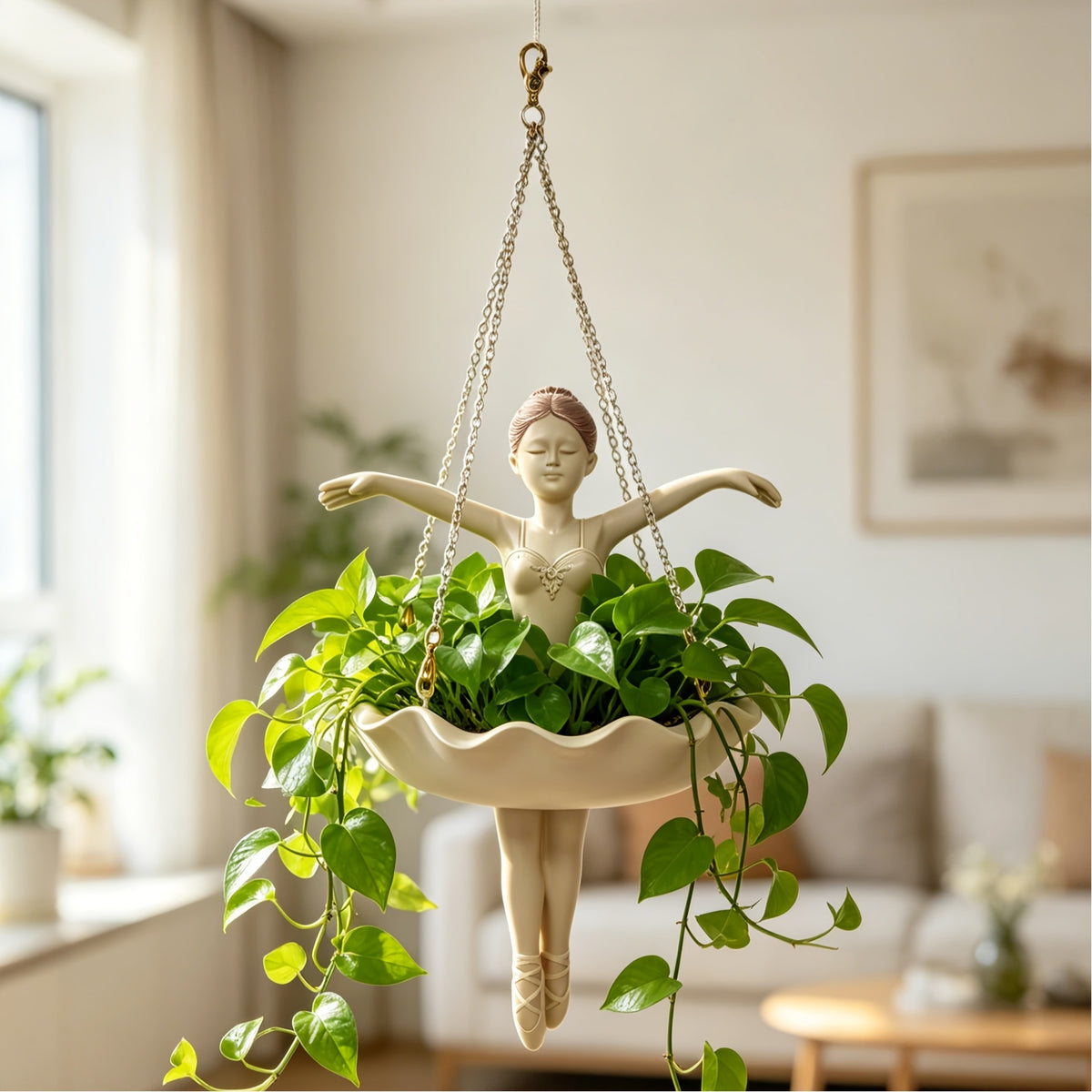 Cache-pot suspendu danseuse en résine beige, coupe Ø 11 cm