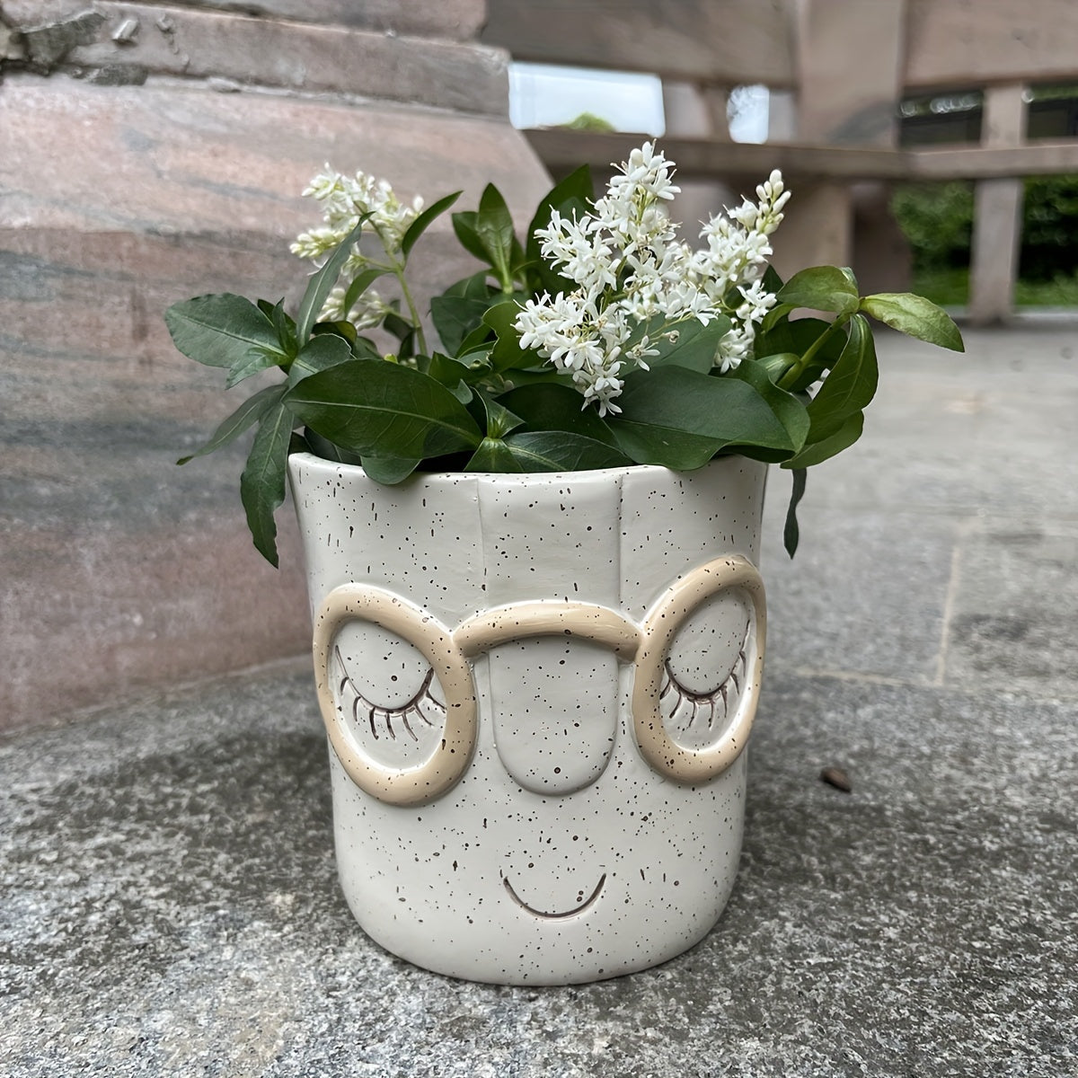 Cache-pot visage Ø 11 cm — blanc moucheté à lunettes rondes