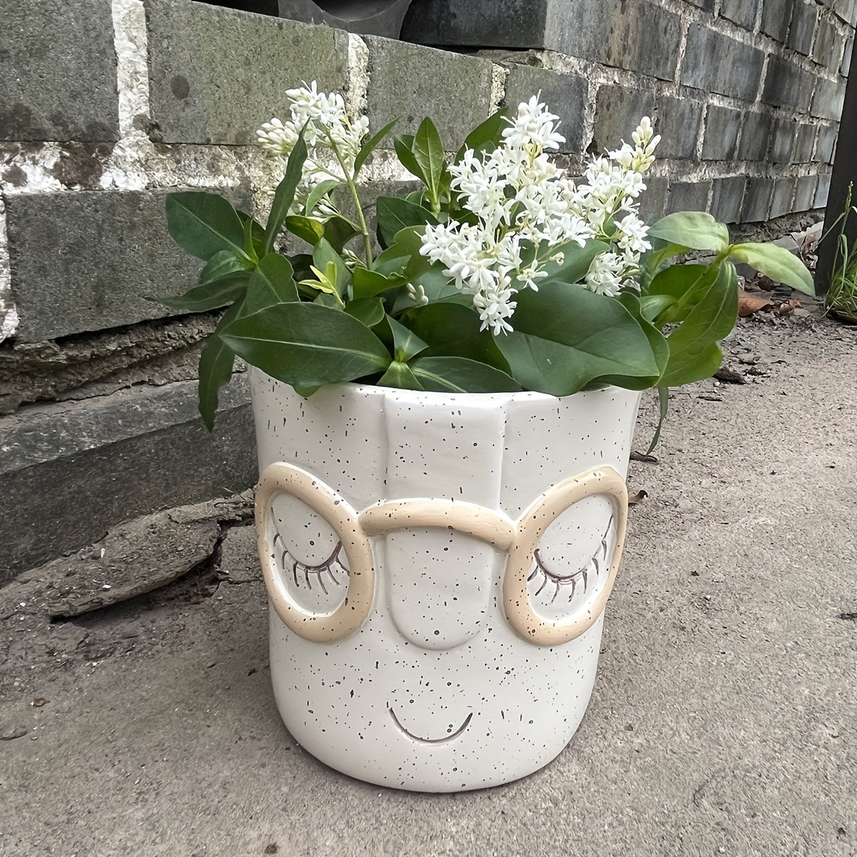 Cache-pot visage Ø 11 cm — blanc moucheté à lunettes rondes