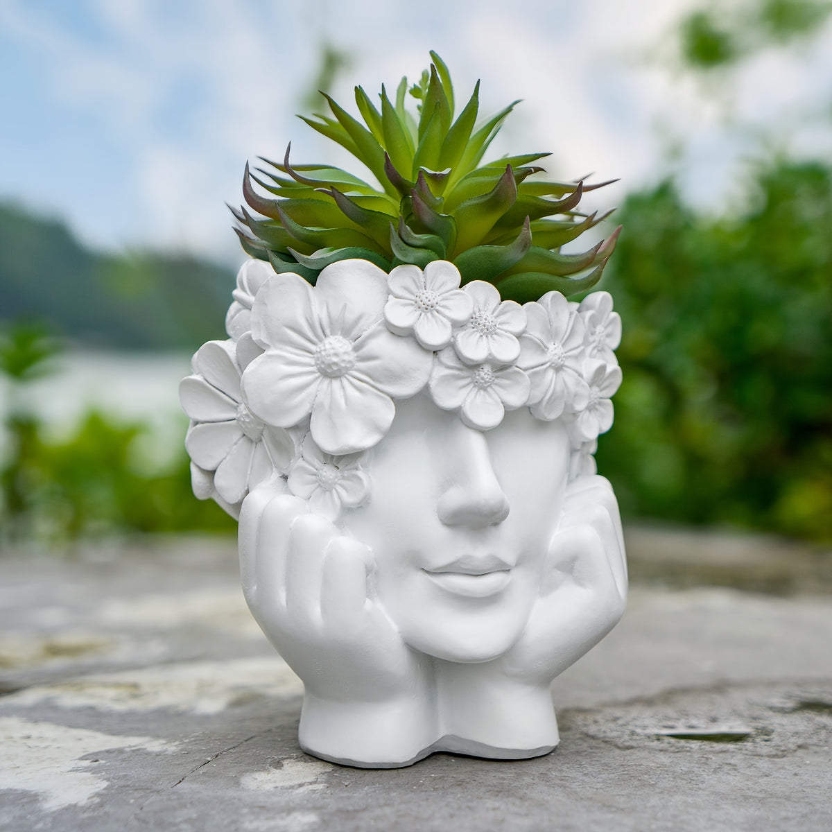 Cache-pot visage fleuri en résine Ø 14 cm pour succulentes