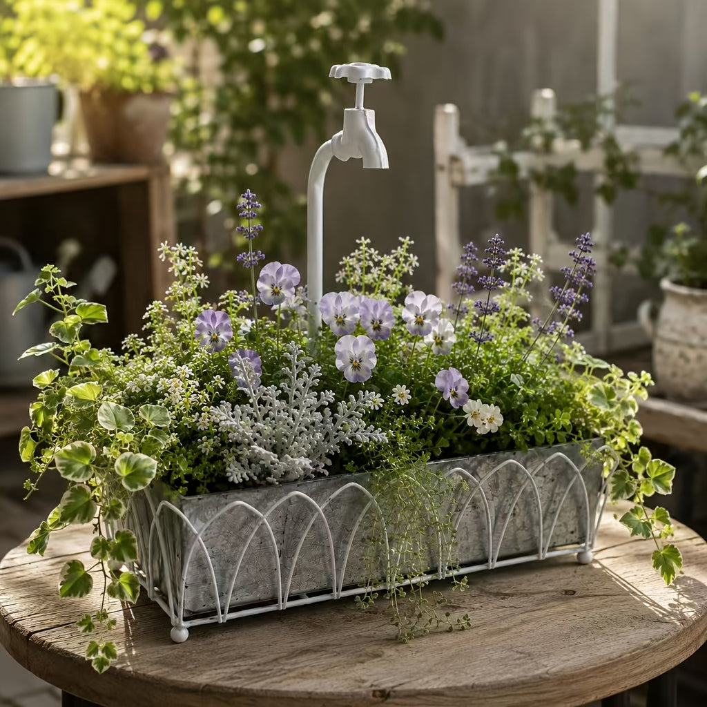 Jardinière décorative en zinc avec robinet blanc — 38x18 cm