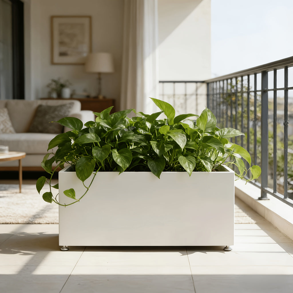Jardinière rectangulaire métal blanc mat pour balcon et terrasse