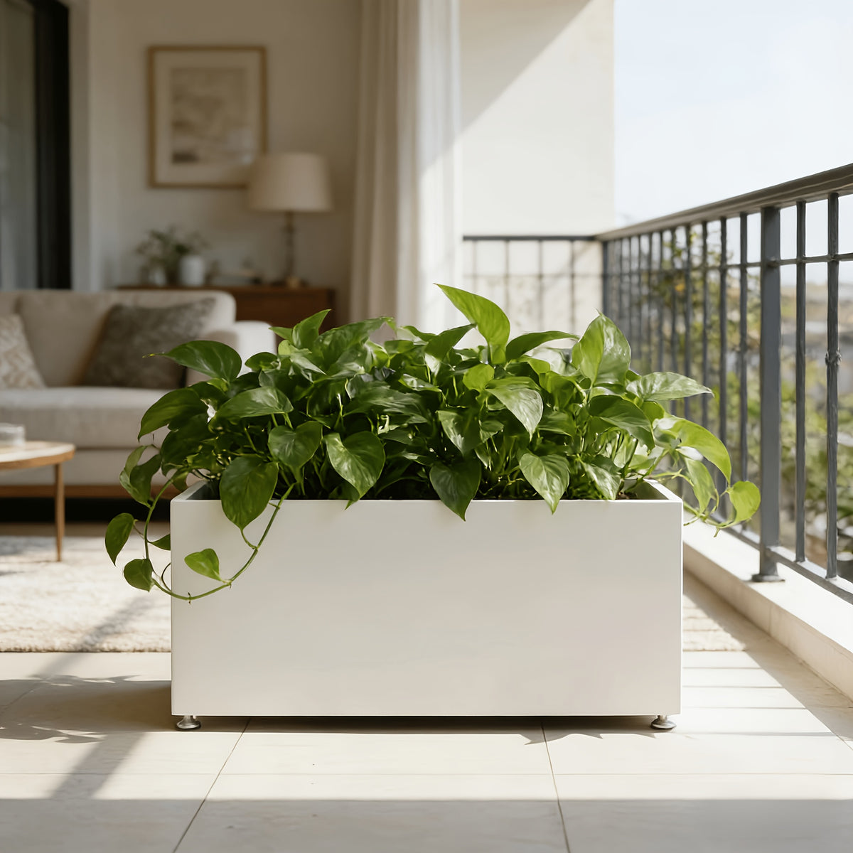 Jardinière rectangulaire métal blanc mat pour balcon et terrasse