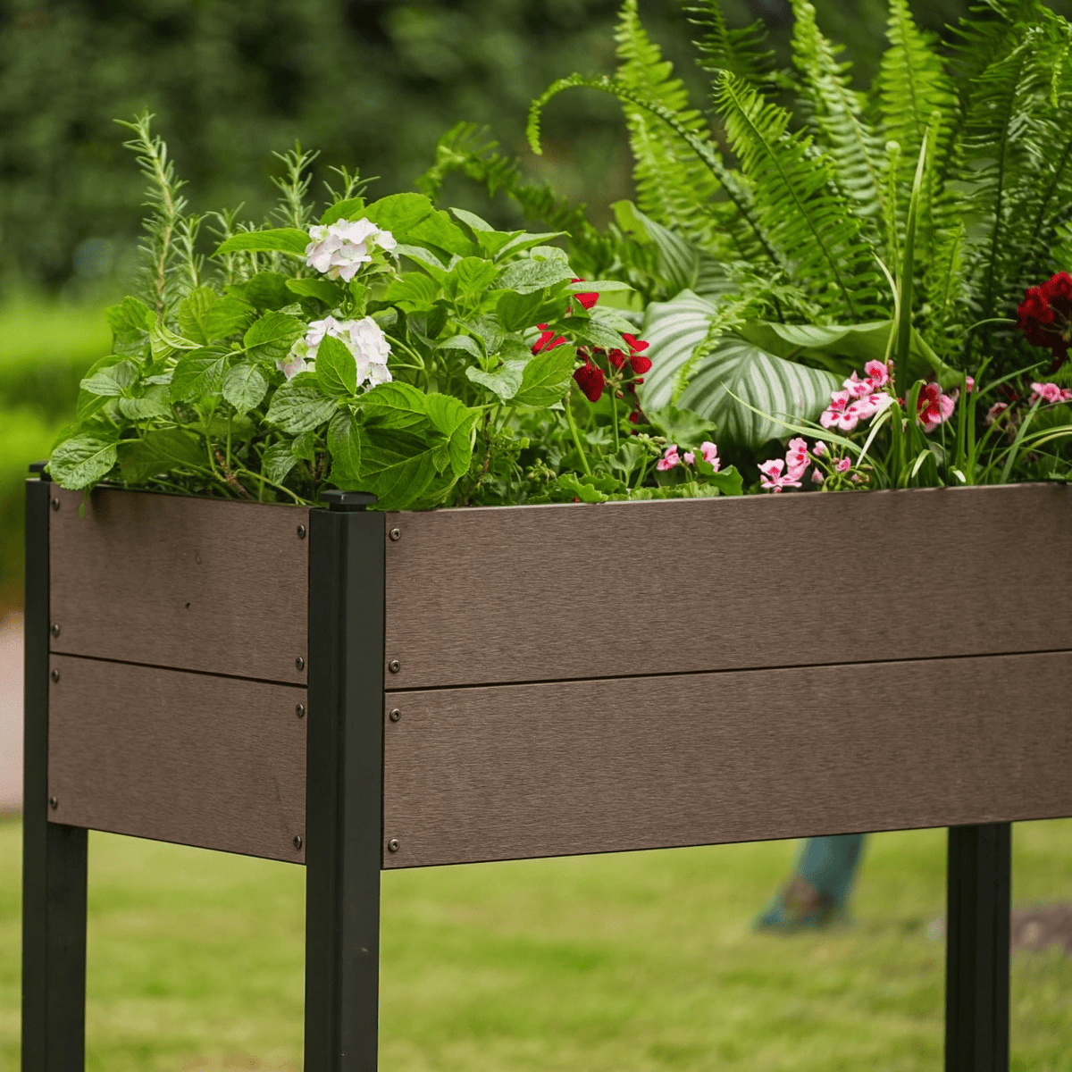 Jardinière surélevée 109x49x85 cm aspect bois avec étagère