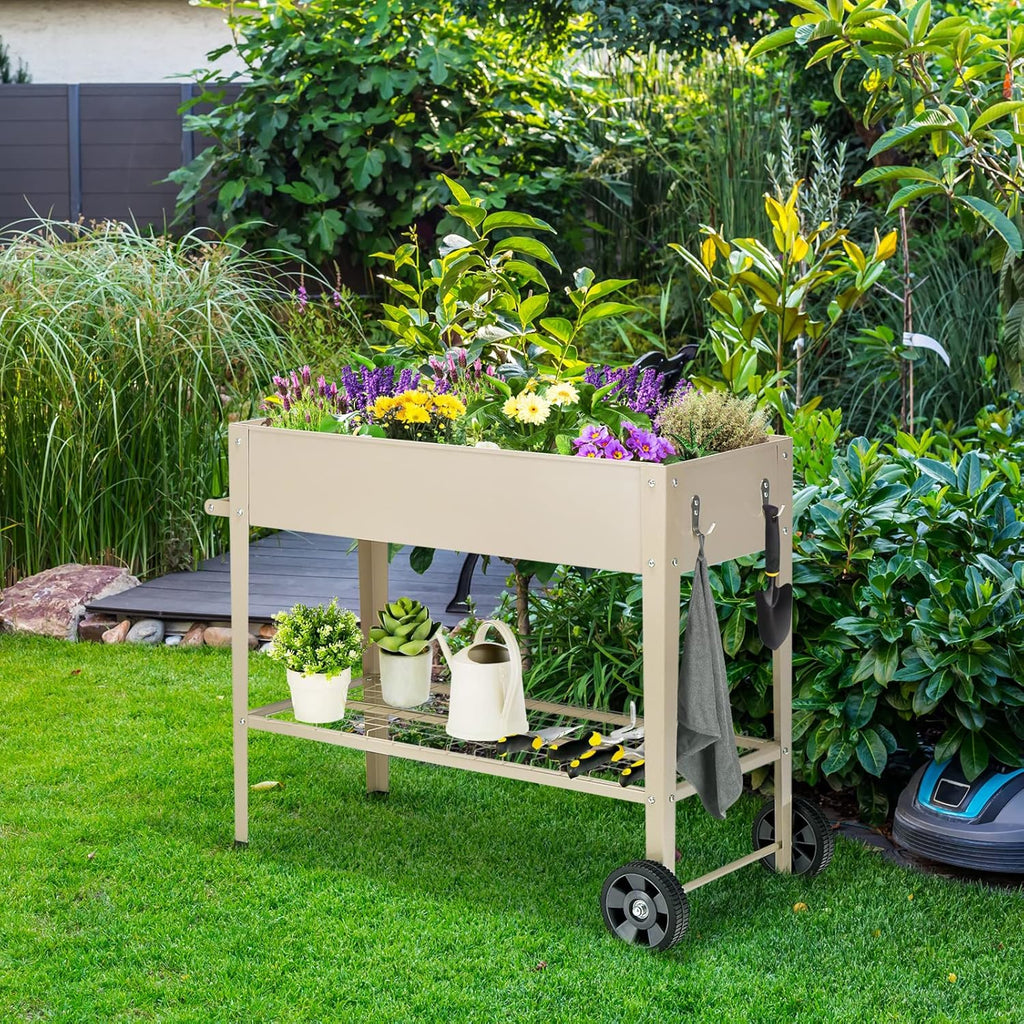 Jardinière surélevée en métal beige sur roulettes avec étagère