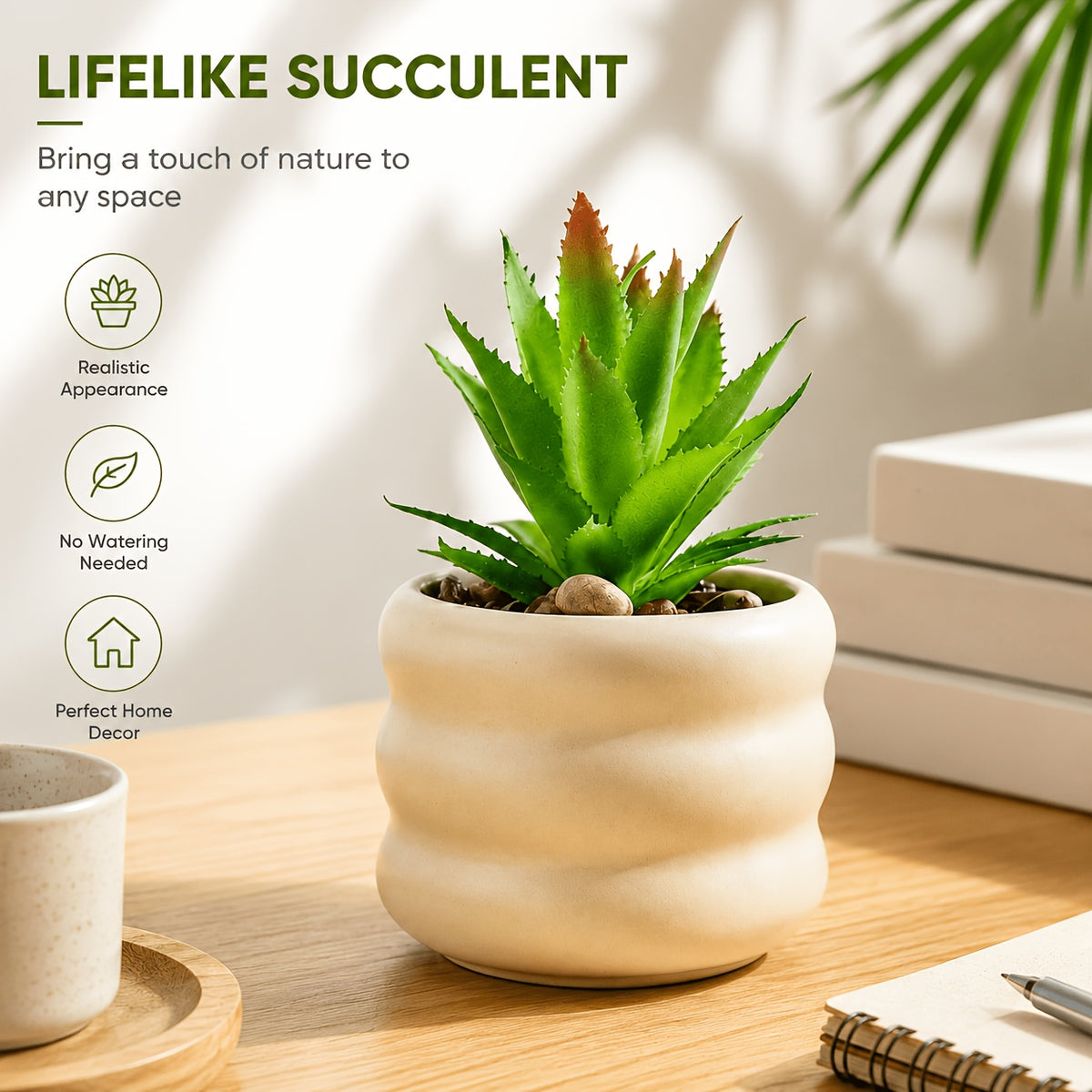 Petit cache-pot en céramique beige avec son aloès artificiel