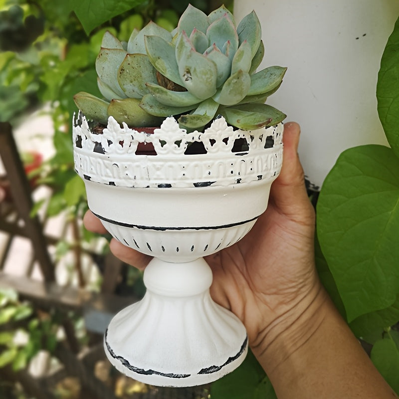 Petit cache-pot vintage en métal blanc dentelle Ø 12 cm