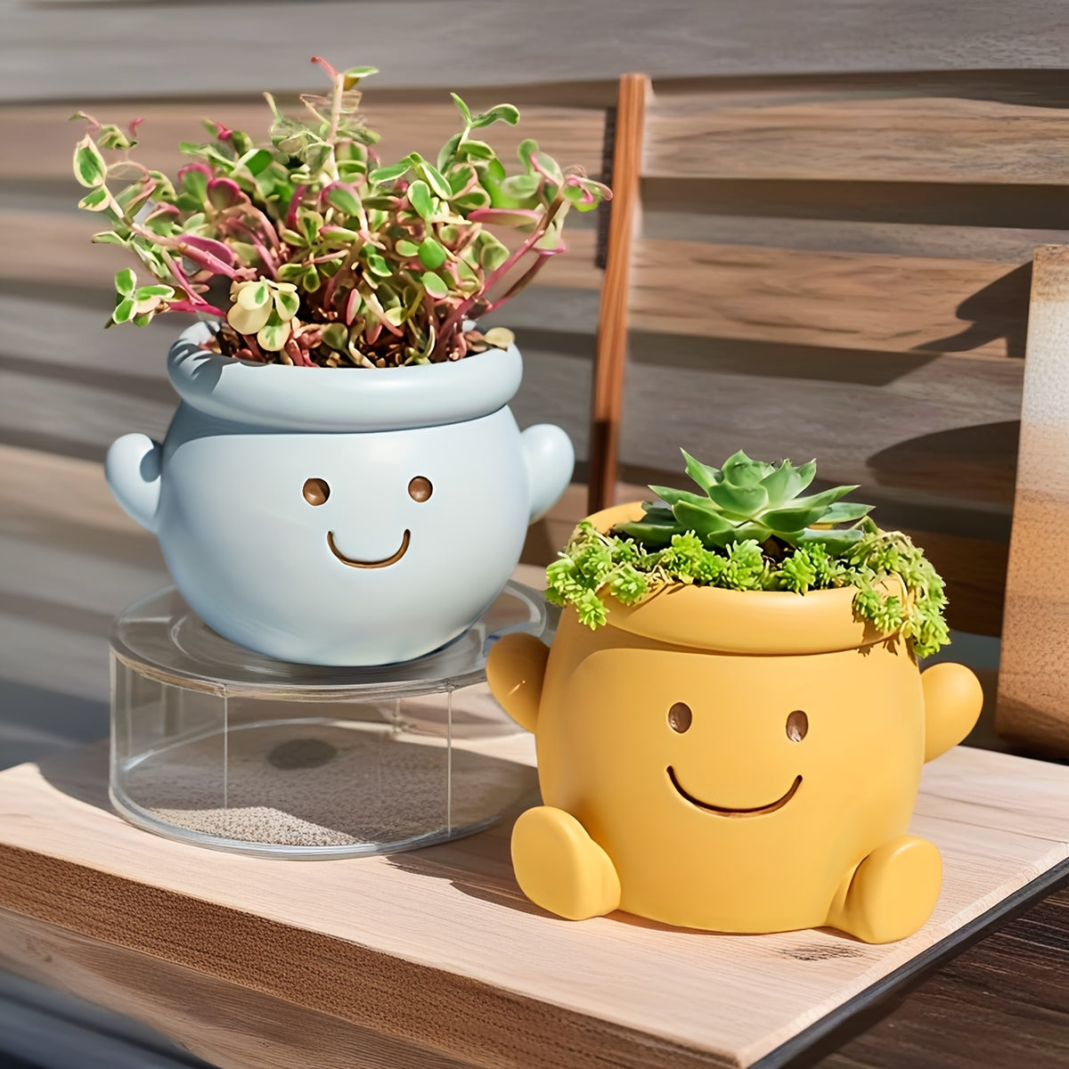 Pot de fleur extérieur en résine Ø 12 cm — visage souriant
