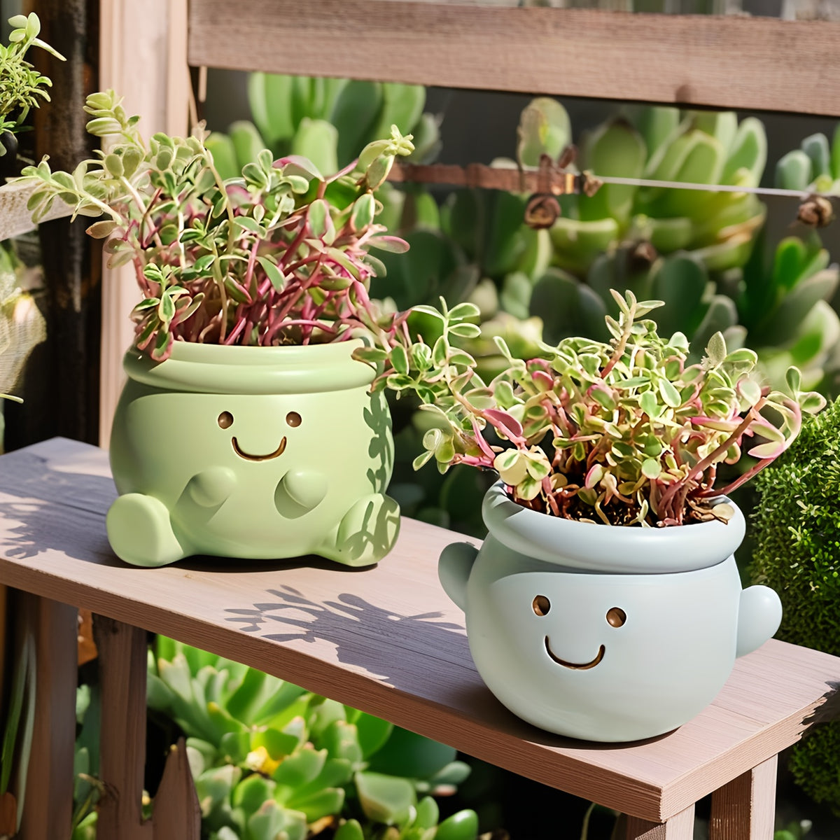 Pot de fleur extérieur en résine Ø 12 cm — visage souriant