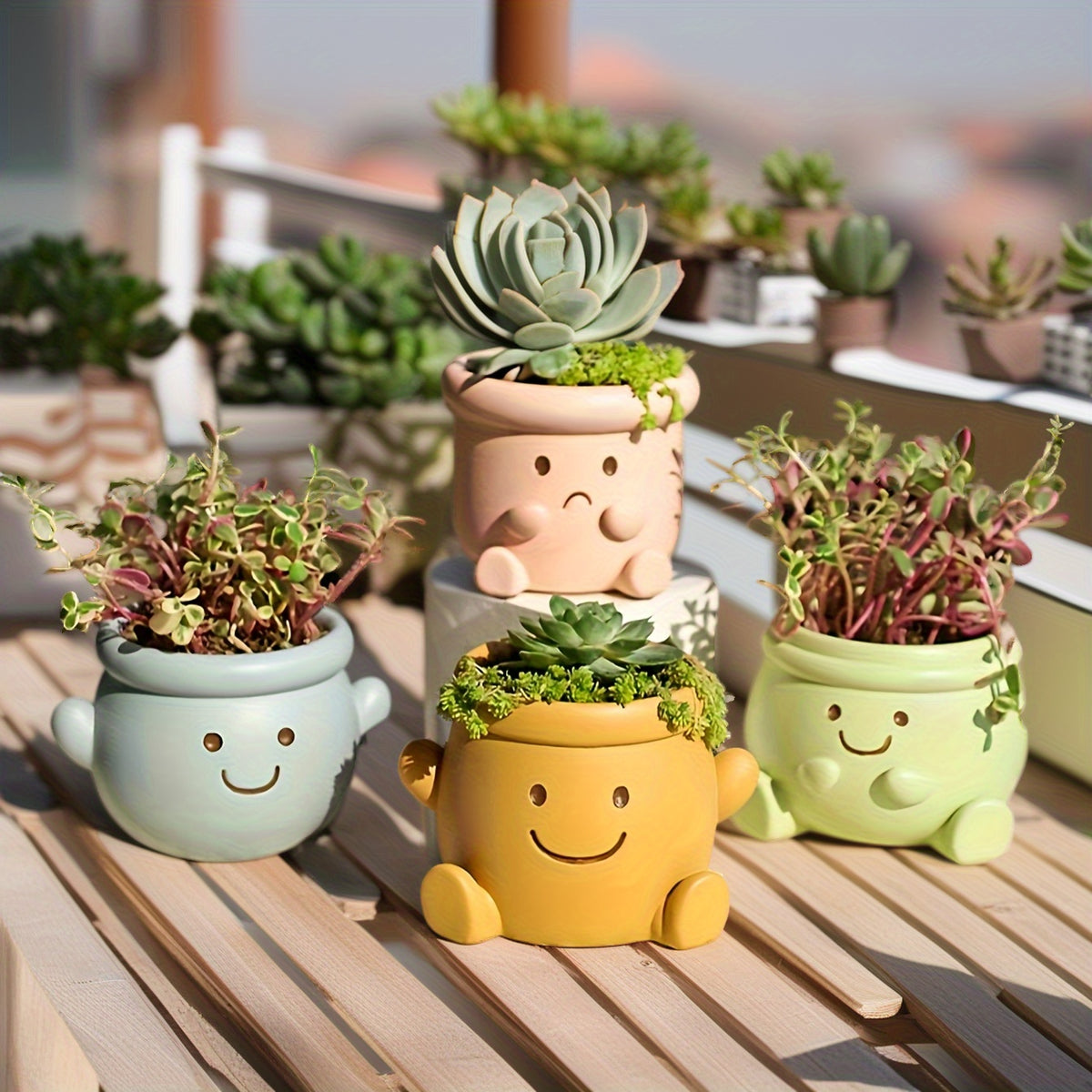 Pot de fleur extérieur en résine Ø 12 cm — visage souriant
