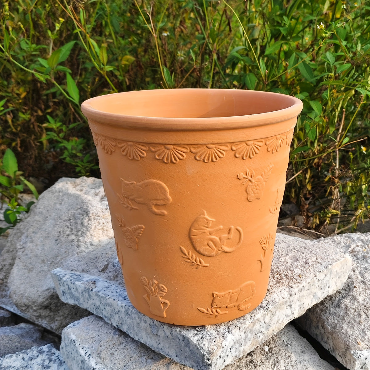 Pot de fleur terre cuite Ø 23 cm à motifs chats en relief