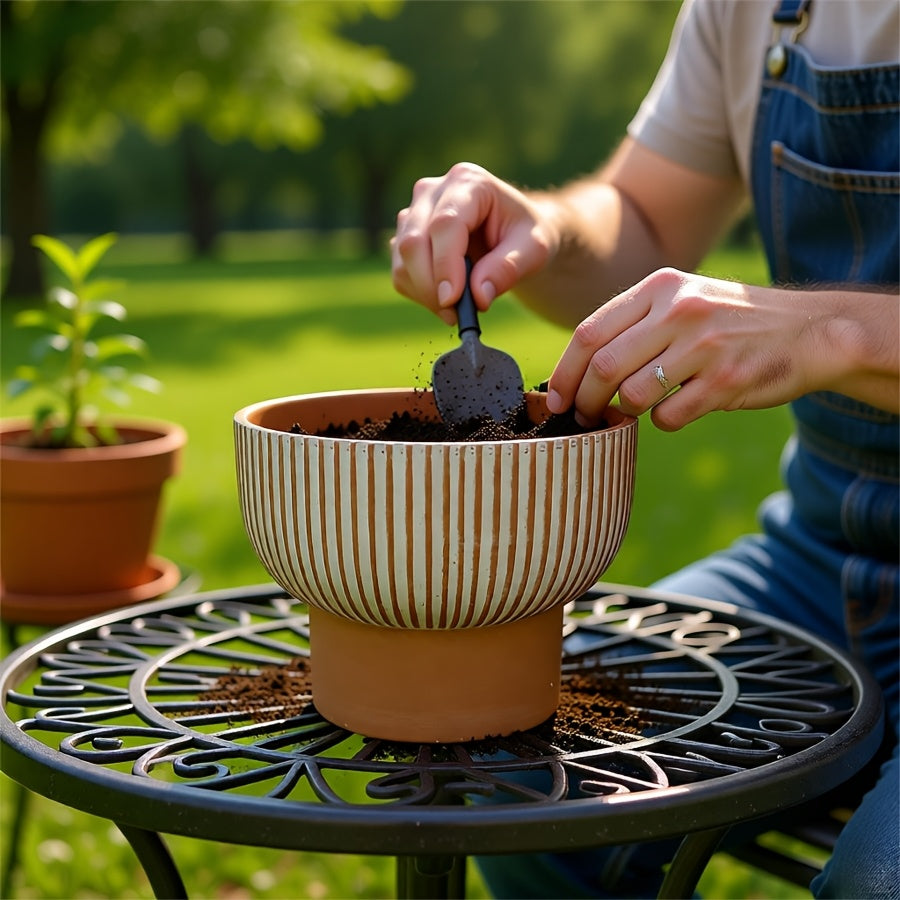 Pot de fleur en terre cuite sur pied Ø 17 cm à rayures crème