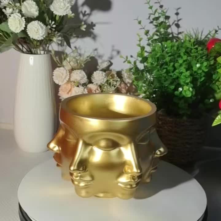 Pot de fleur original en résine dorée, visage multi-faces 15 cm