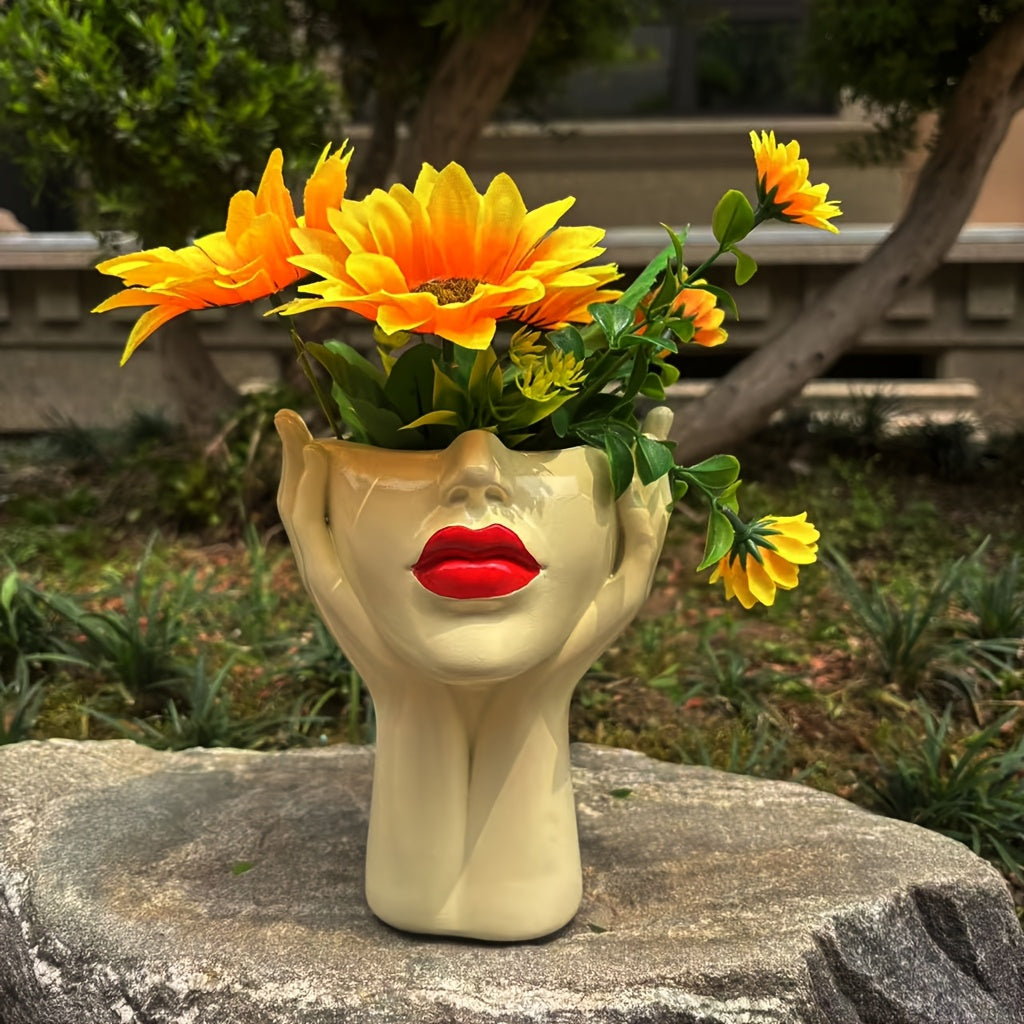 Pot de fleurs personnage avec de grosses lèvres rouges