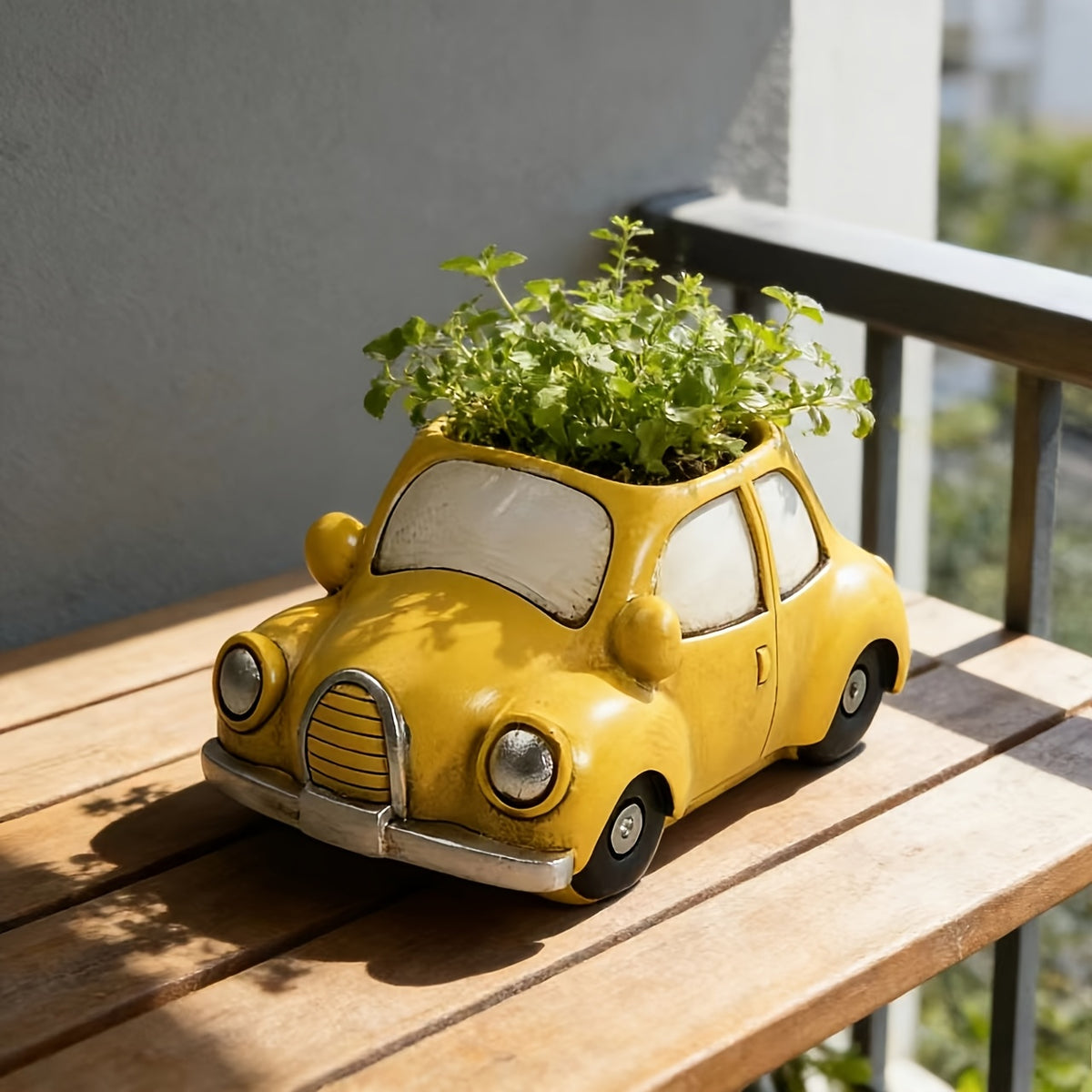 Pot de fleur voiture jaune en résine 15 cm avec drainage